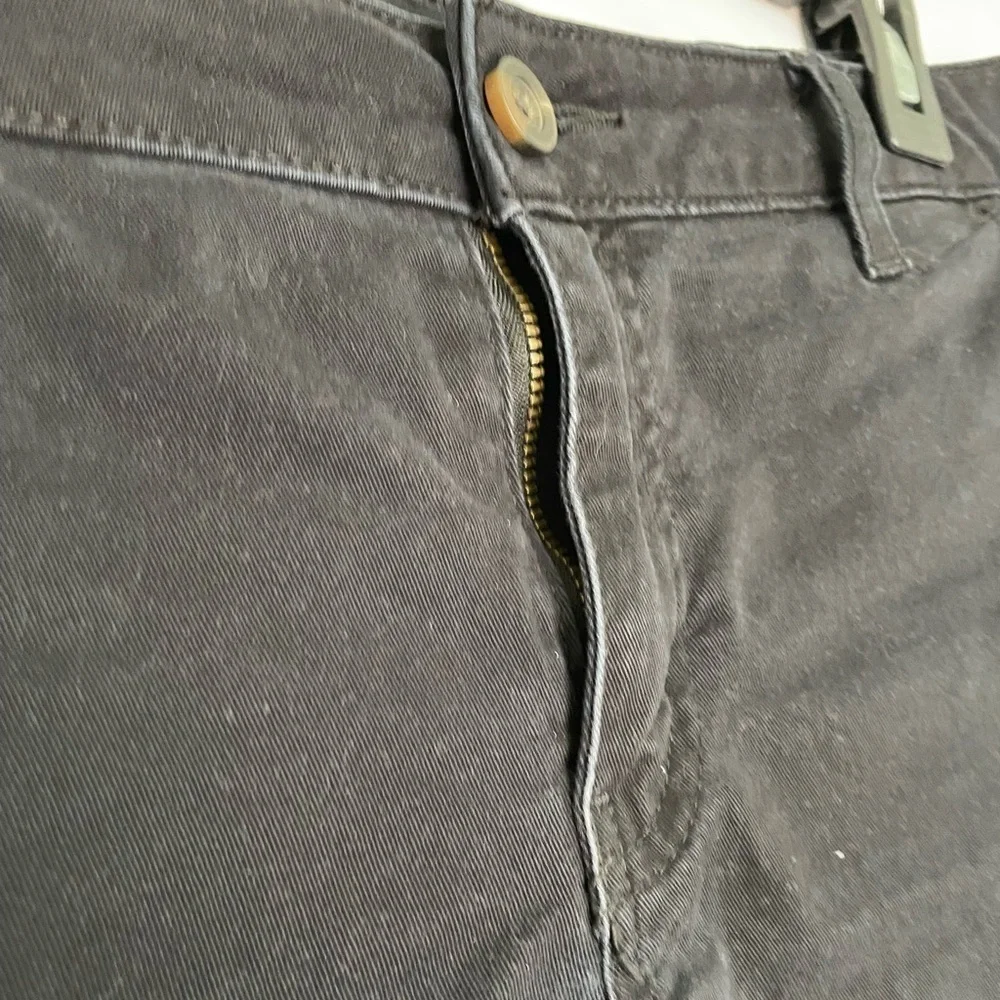 Ana Classic black Women's Shorts​​​​​ - Picture 3 of 6